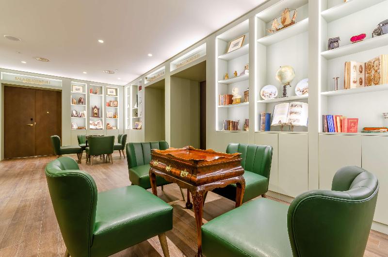 The Emerald House Lisbon, Curio Collection by Hilt - Lobi