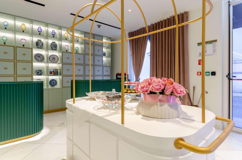 The Emerald House Lisbon, Curio Collection by Hilt - Lobi