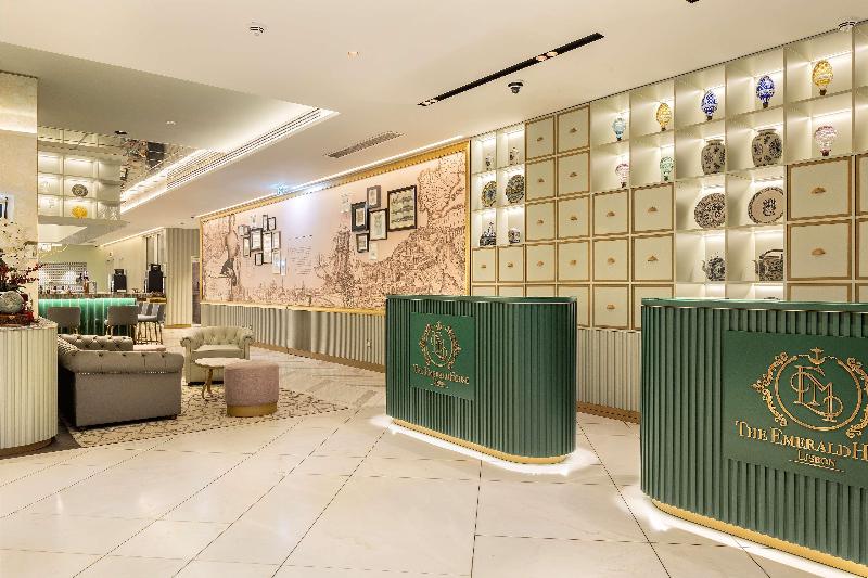 The Emerald House Lisbon, Curio Collection by Hilt - Lobi
