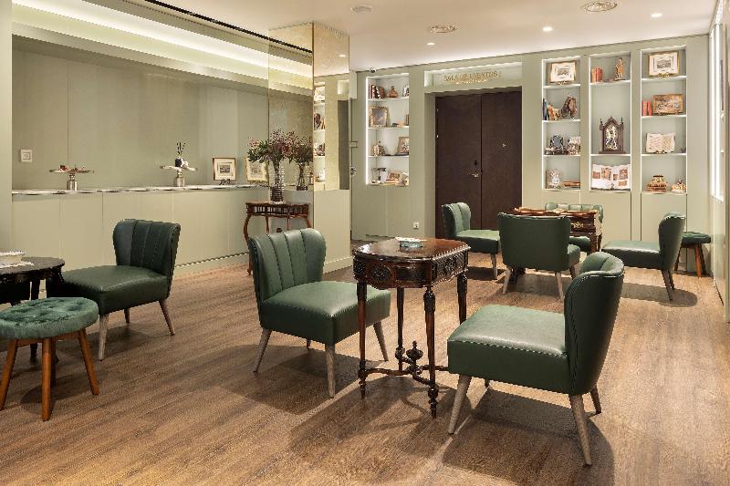 The Emerald House Lisbon, Curio Collection by Hilt - Lobi