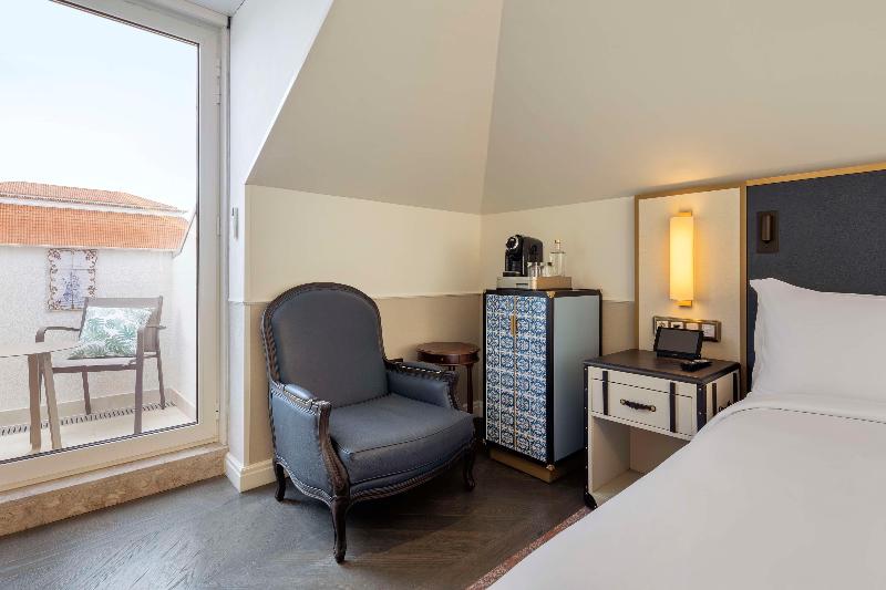 The Emerald House Lisbon, Curio Collection by Hilt - Oda