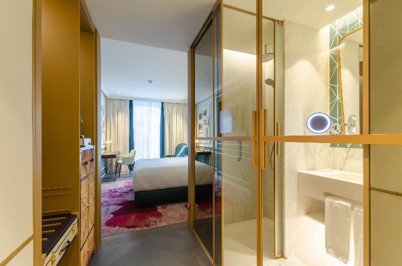 The Emerald House Lisbon, Curio Collection by Hilt - Oda