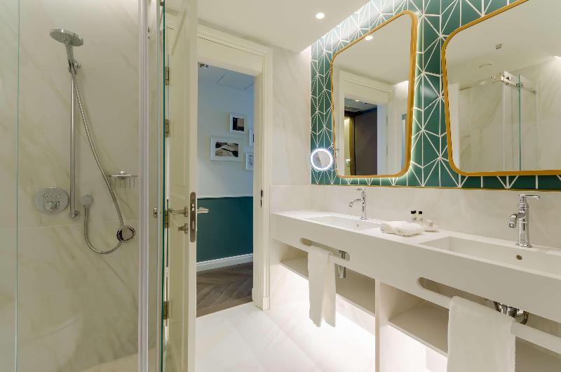The Emerald House Lisbon, Curio Collection by Hilt - Oda