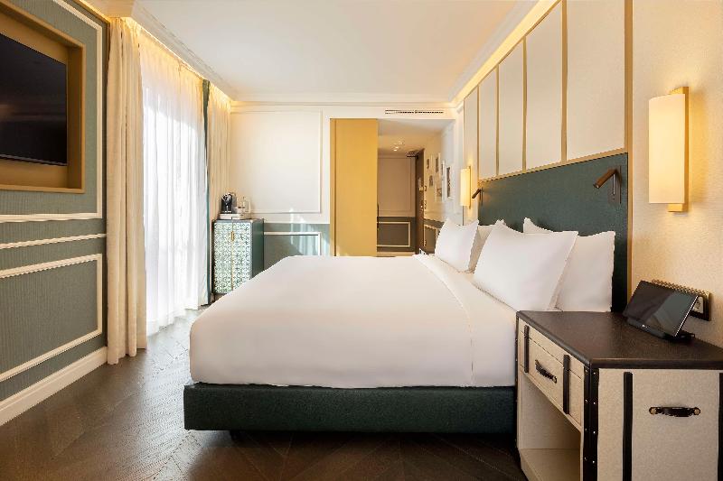 The Emerald House Lisbon, Curio Collection by Hilt - Oda