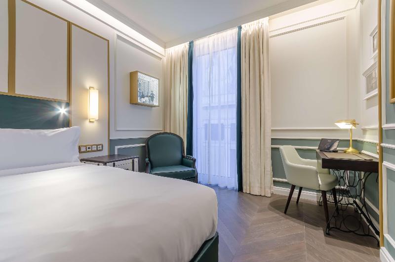 The Emerald House Lisbon, Curio Collection by Hilt - Oda
