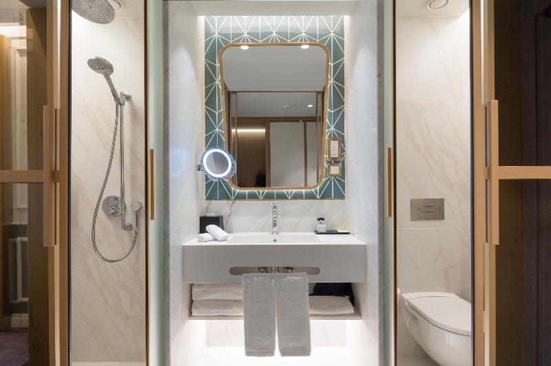 The Emerald House Lisbon, Curio Collection by Hilt - Oda