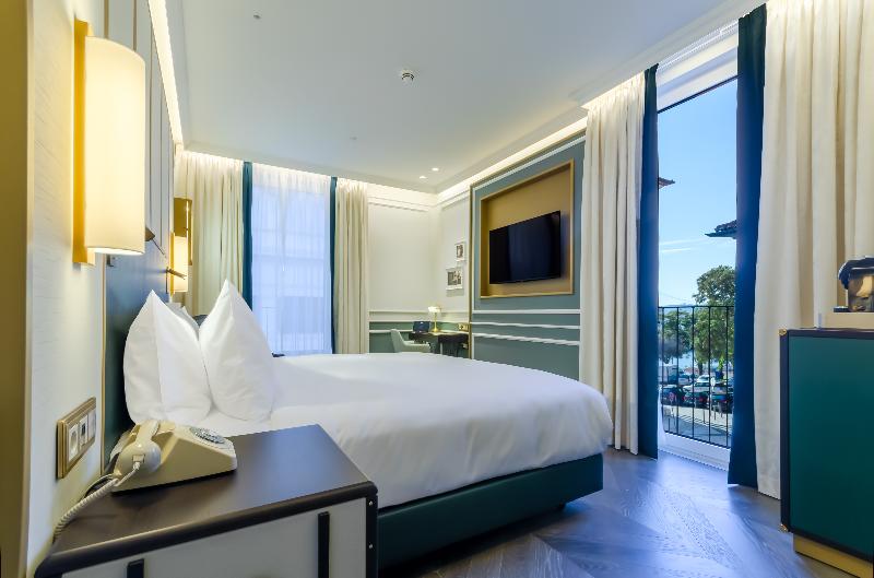 The Emerald House Lisbon, Curio Collection by Hilt - Oda