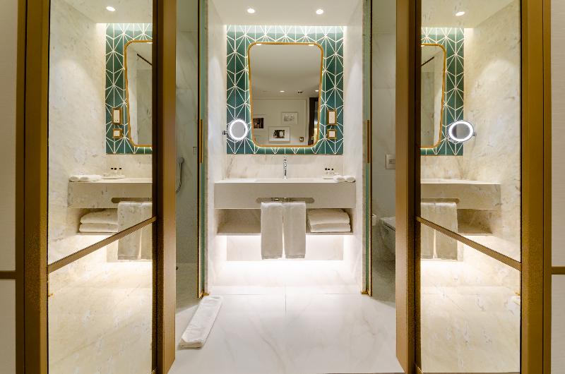 The Emerald House Lisbon, Curio Collection by Hilt - Oda