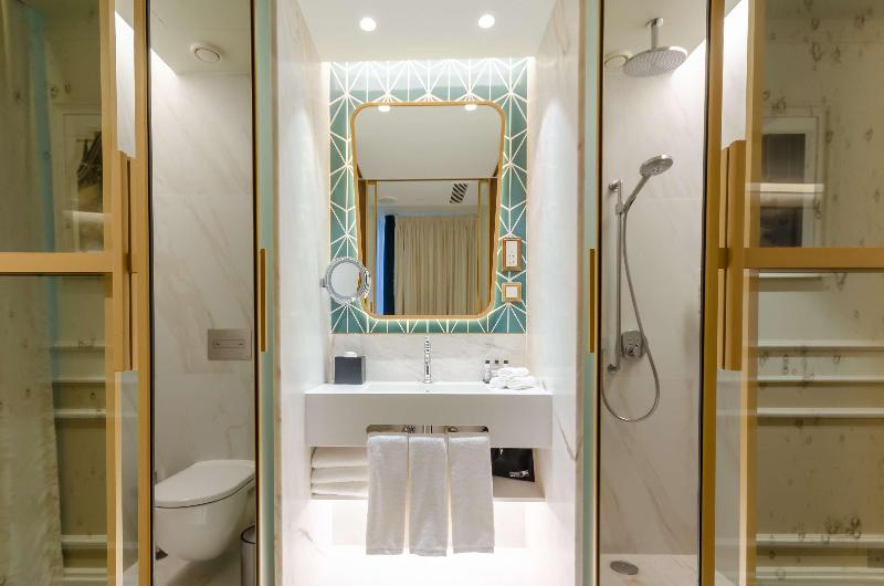 The Emerald House Lisbon, Curio Collection by Hilt - Oda