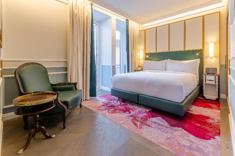 The Emerald House Lisbon, Curio Collection by Hilt - Oda