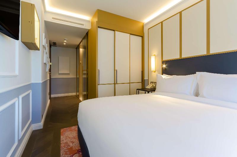 The Emerald House Lisbon, Curio Collection by Hilt - Oda