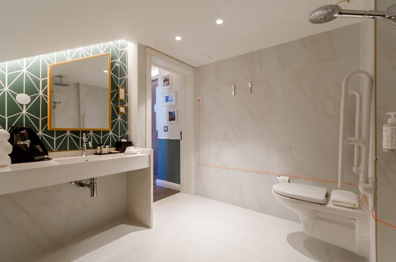The Emerald House Lisbon, Curio Collection by Hilt - Oda