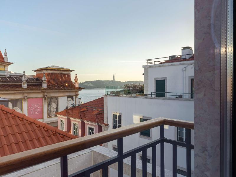 The Emerald House Lisbon, Curio Collection by Hilt - Oda