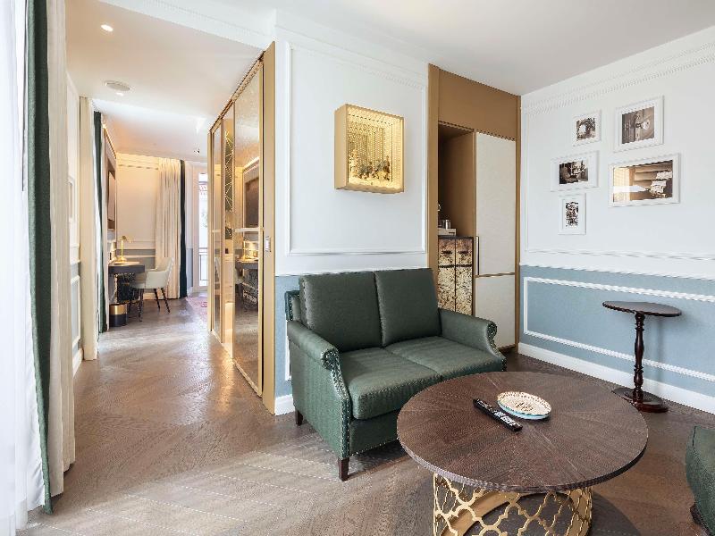 The Emerald House Lisbon, Curio Collection by Hilt - Oda