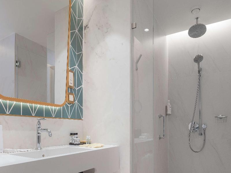 The Emerald House Lisbon, Curio Collection by Hilt - Oda