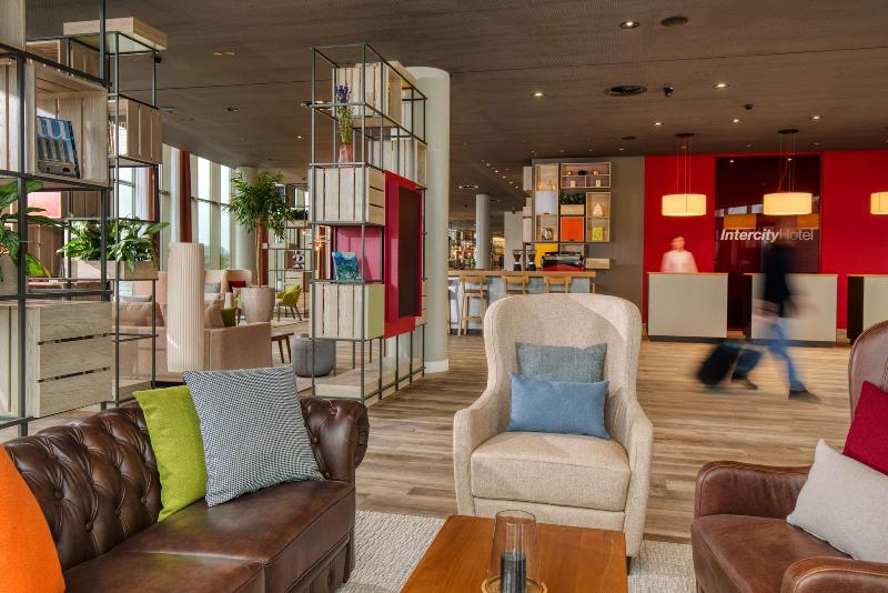 IntercityHotel Amsterdam Airport - Lobi
