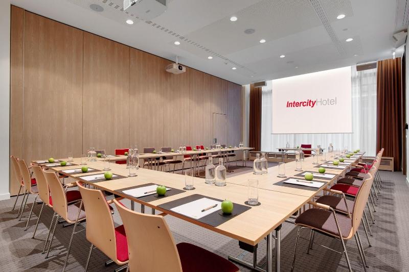 IntercityHotel Amsterdam Airport - Genel
