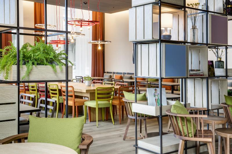 IntercityHotel Amsterdam Airport - Restoran