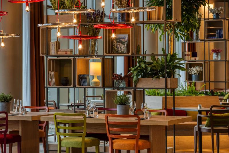 IntercityHotel Amsterdam Airport - Restoran