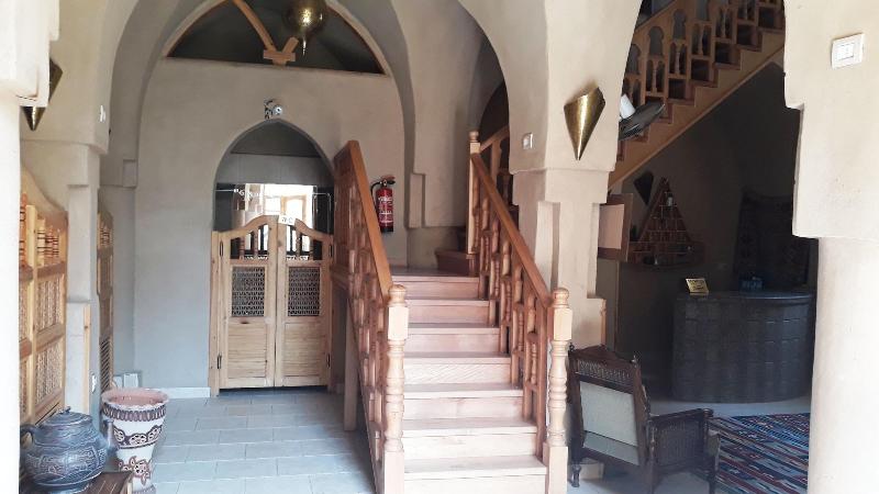 Embrace Hotel - Lobi