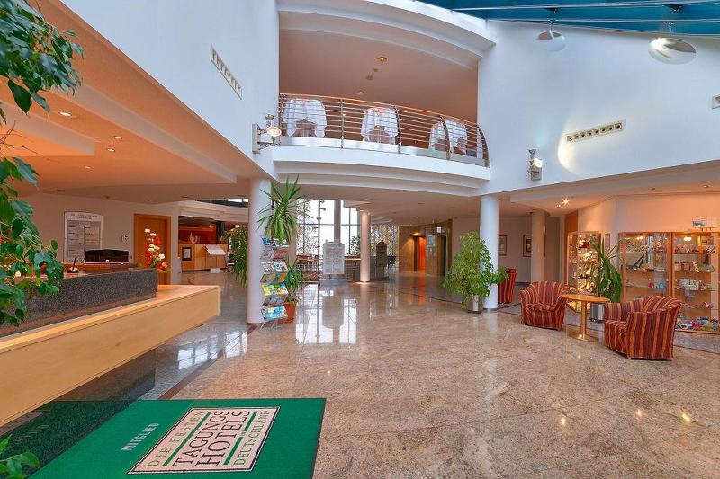 TOP CountryLine Hotel Meerane - Lobi