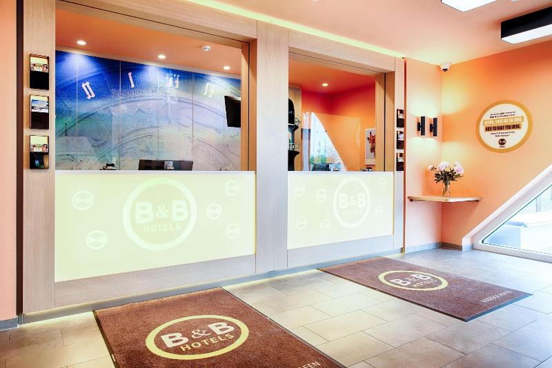 B&B Hotel Rostock-Hafen - Lobi