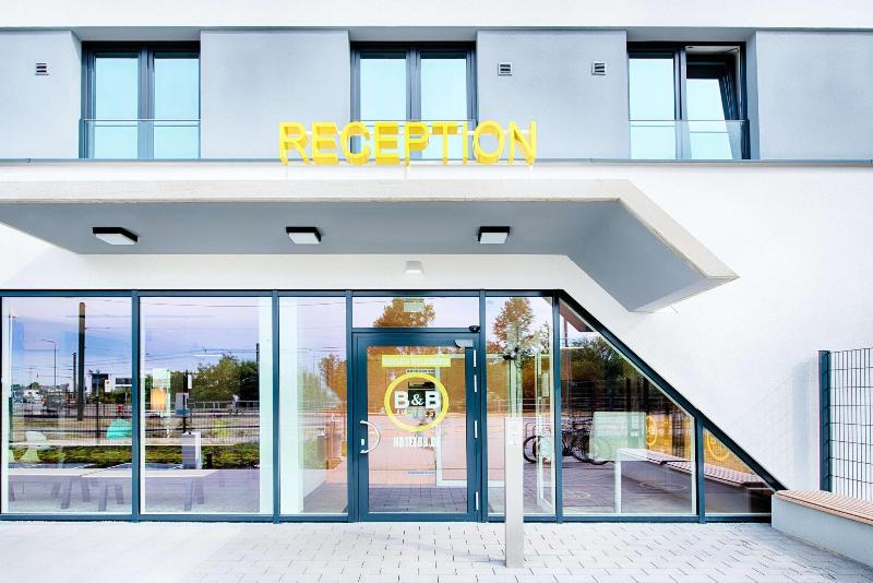 B&B Hotel Rostock-Hafen - Lobi