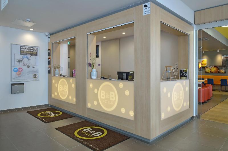 B&B Hotel Stuttgart-Zuffenhausen - Lobi