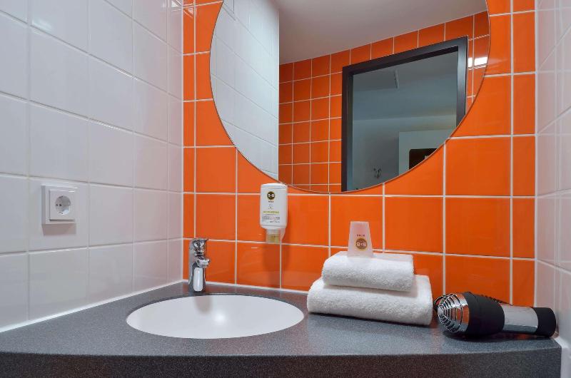 B&B Hotel Stuttgart-Zuffenhausen - Oda