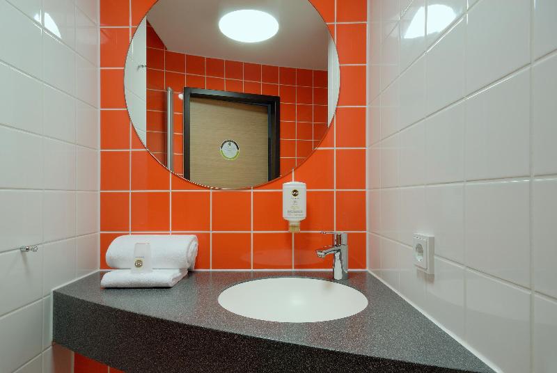 B&B Hotel Wiesbaden - Oda