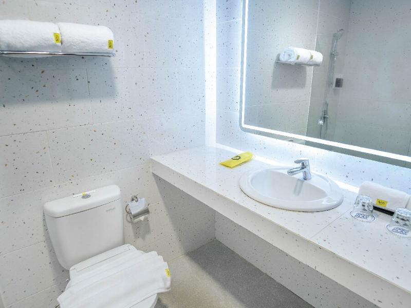 YELLO Hotel Samarinda - Oda