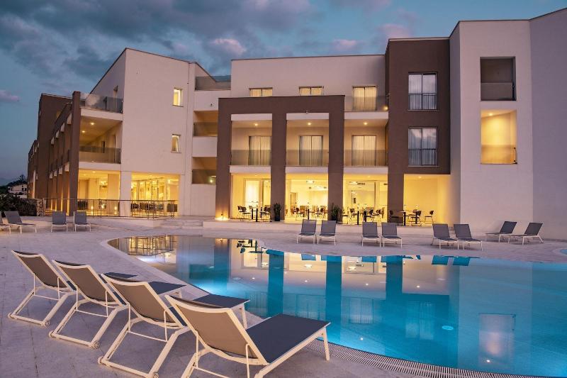 Resort La Battigia - Genel