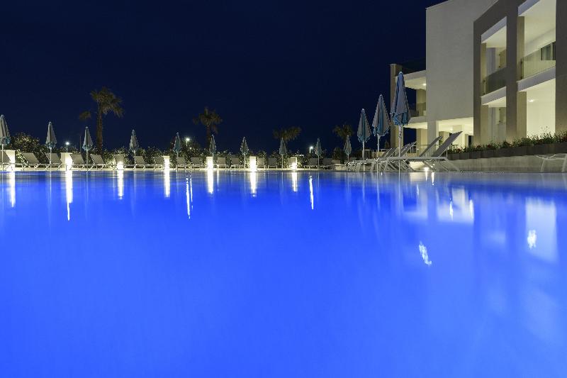 Resort La Battigia - Havuz