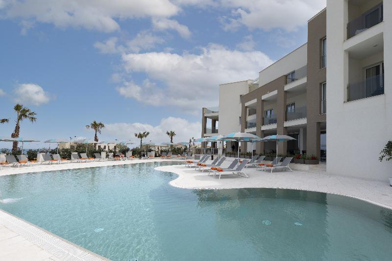 Resort La Battigia - Havuz
