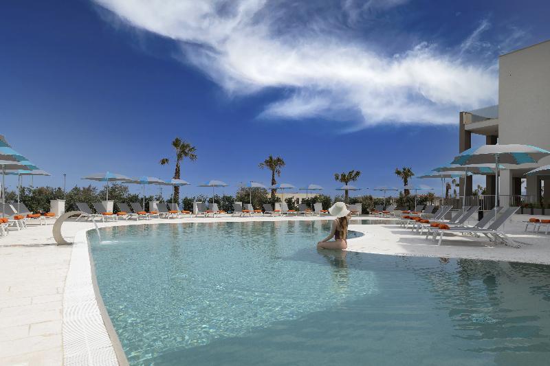 Resort La Battigia - Havuz