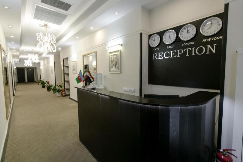 Deluxe City Hotel - Lobi