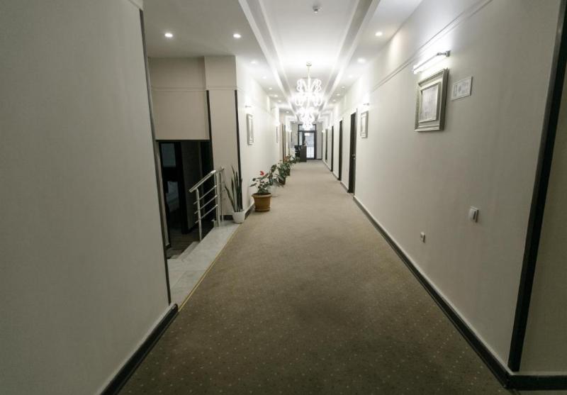 Deluxe City Hotel - Lobi