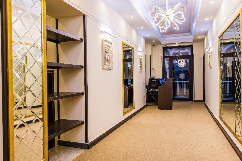 Deluxe City Hotel - Lobi