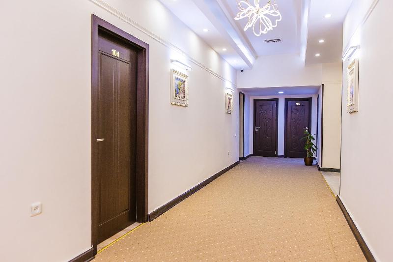 Deluxe City Hotel - Lobi