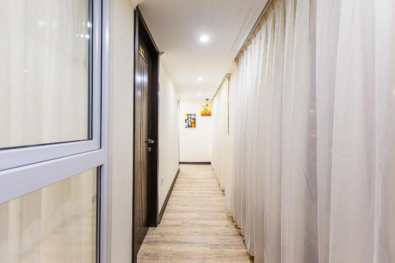 Deluxe City Hotel - Lobi