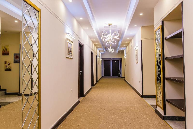 Deluxe City Hotel - Lobi