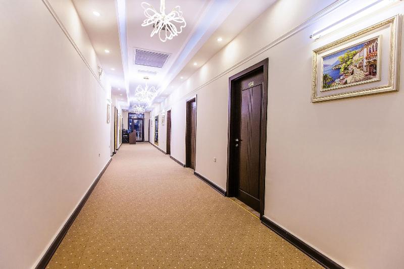 Deluxe City Hotel - Lobi