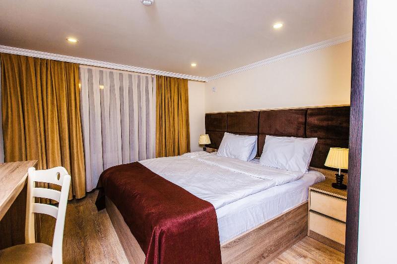 Deluxe City Hotel - Oda