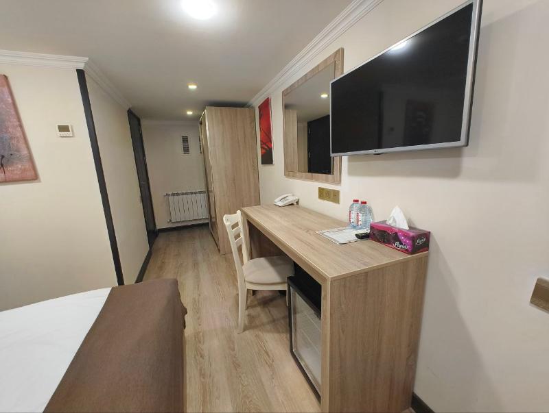 Deluxe City Hotel - Oda