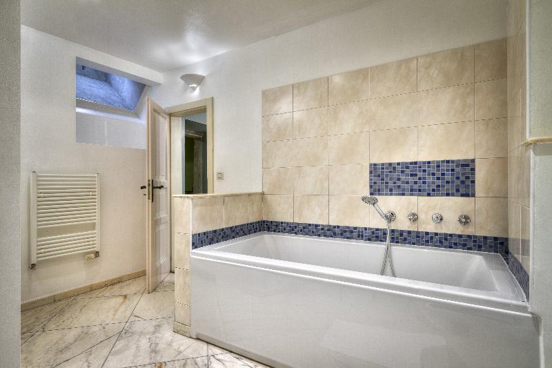 Black Star Suites - Oda
