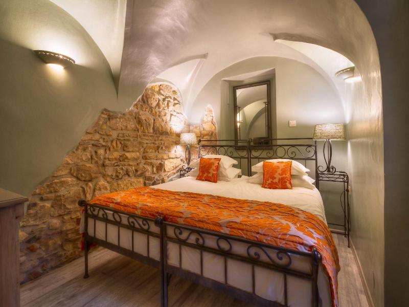 Black Star Suites - Oda