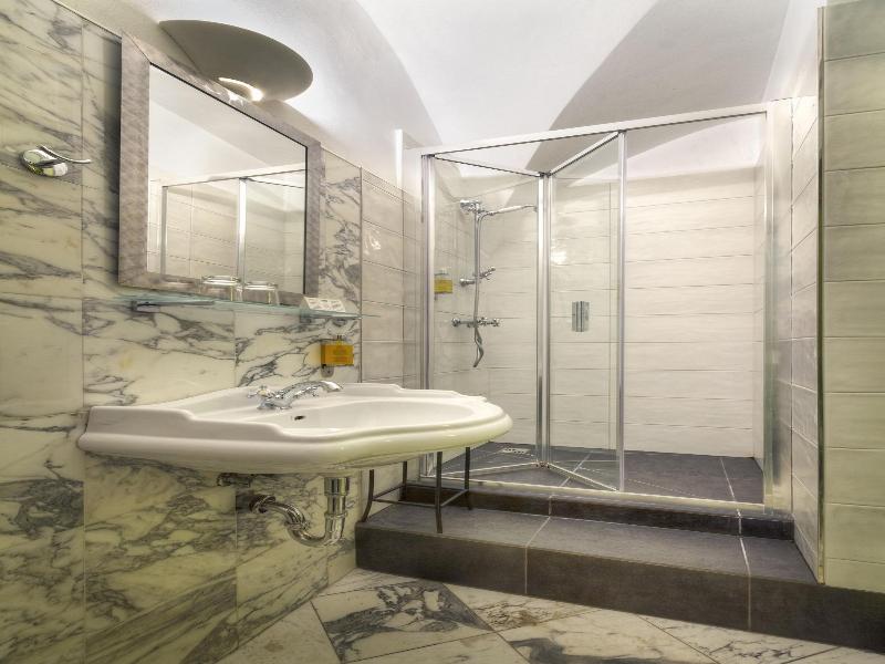 Black Star Suites - Oda