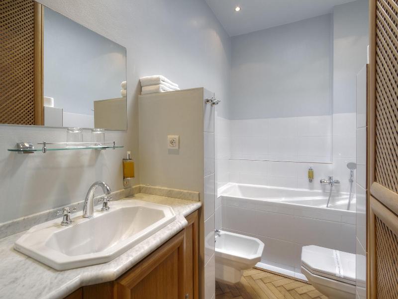 Black Star Suites - Oda