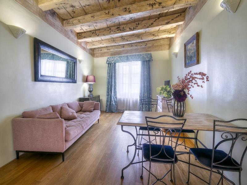 Black Star Suites - Oda