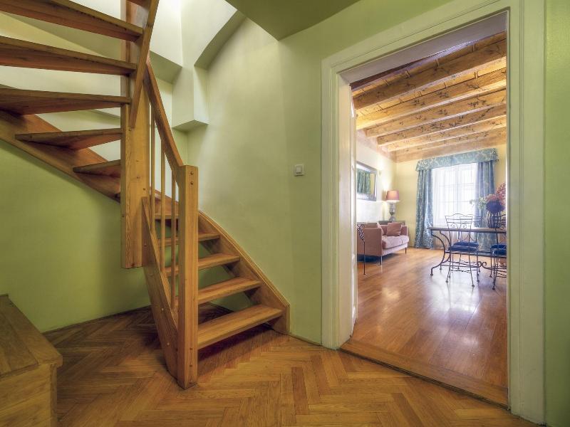 Black Star Suites - Oda